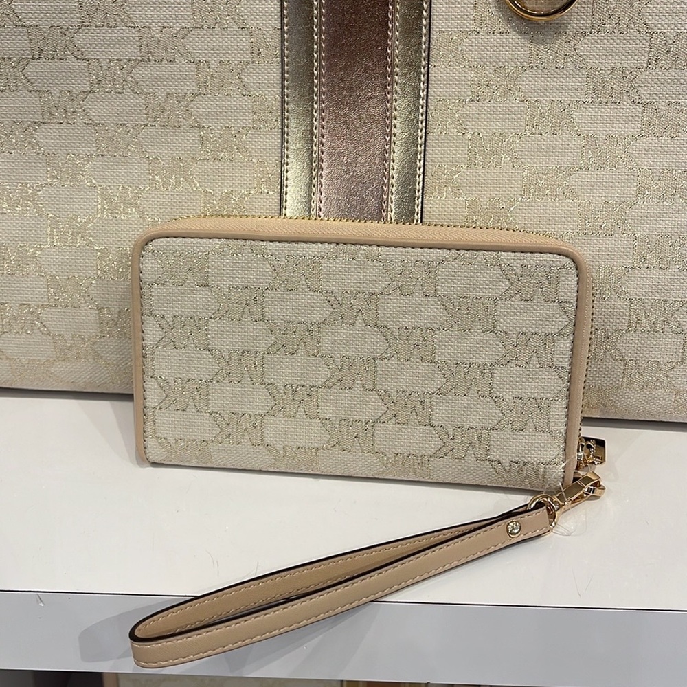 Michael Kors Jet Set Travel Large Phone Case Wristlet Wallet MK Natural Multi - Picture 6 of 16